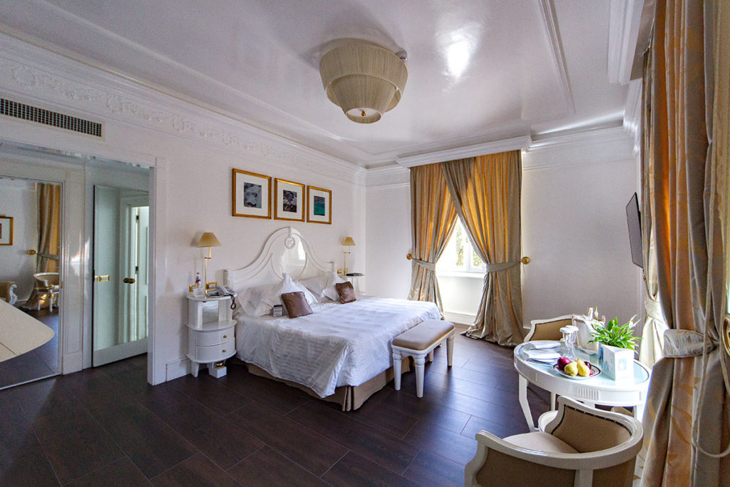 Deluxe Triple Room - Hotel Majestic Roma