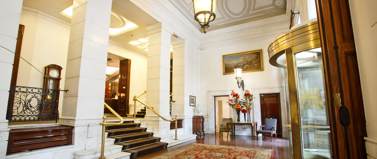 Hotel Majestic Roma entrance-hall.jpg