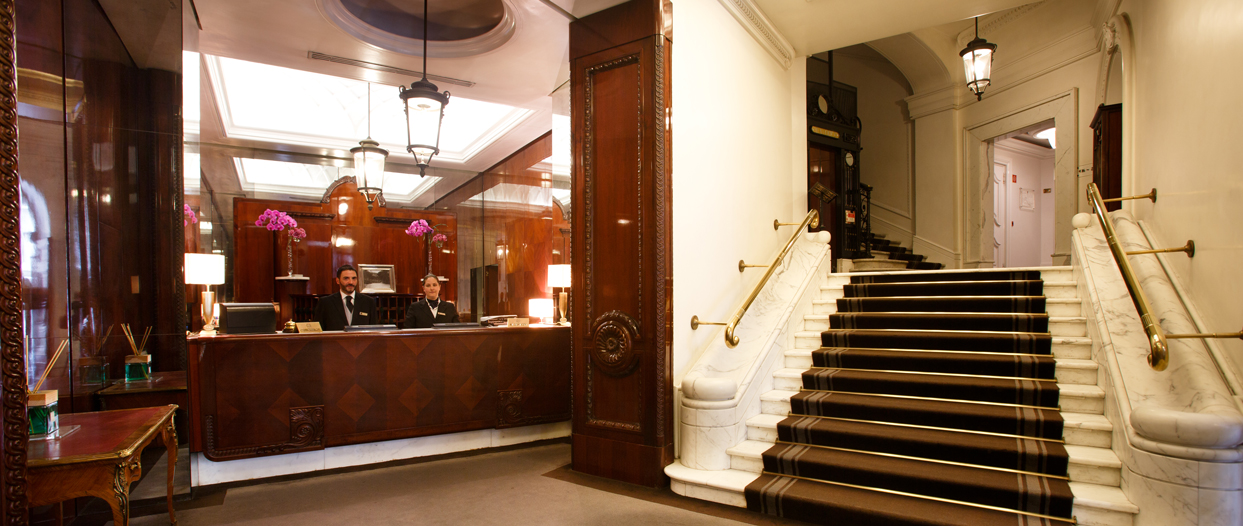 Hotel Majestic Roma front-desk.jpg