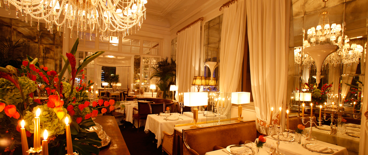 Hotel Majestic Roma night-restaurant-front-veranda.jpg